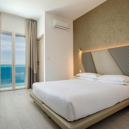 Hotel Tirreno Latina Eksteriør bilde