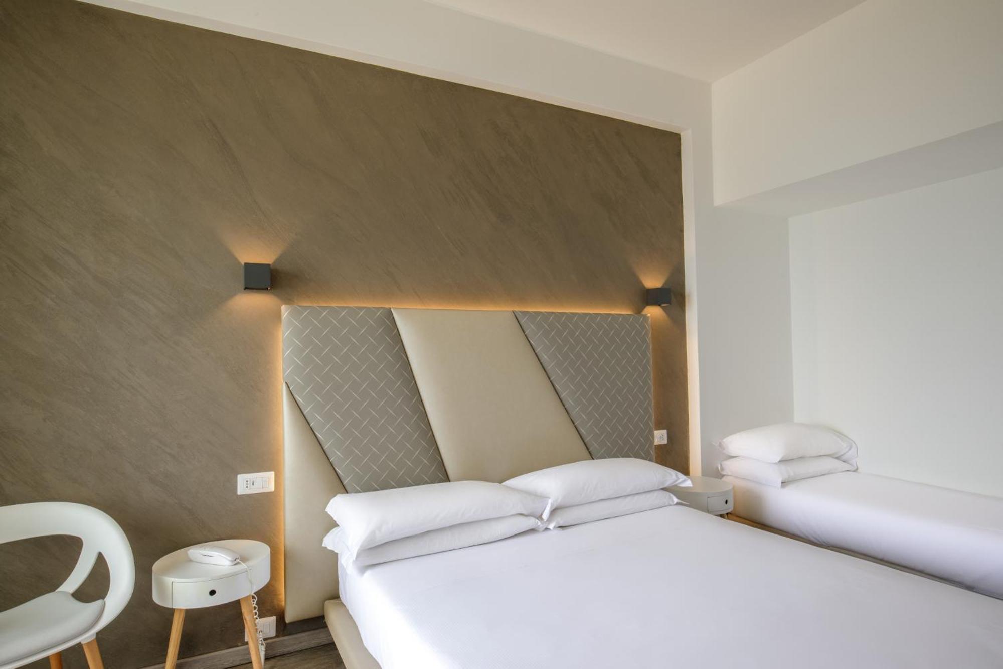 Hotel Tirreno Latina Eksteriør bilde