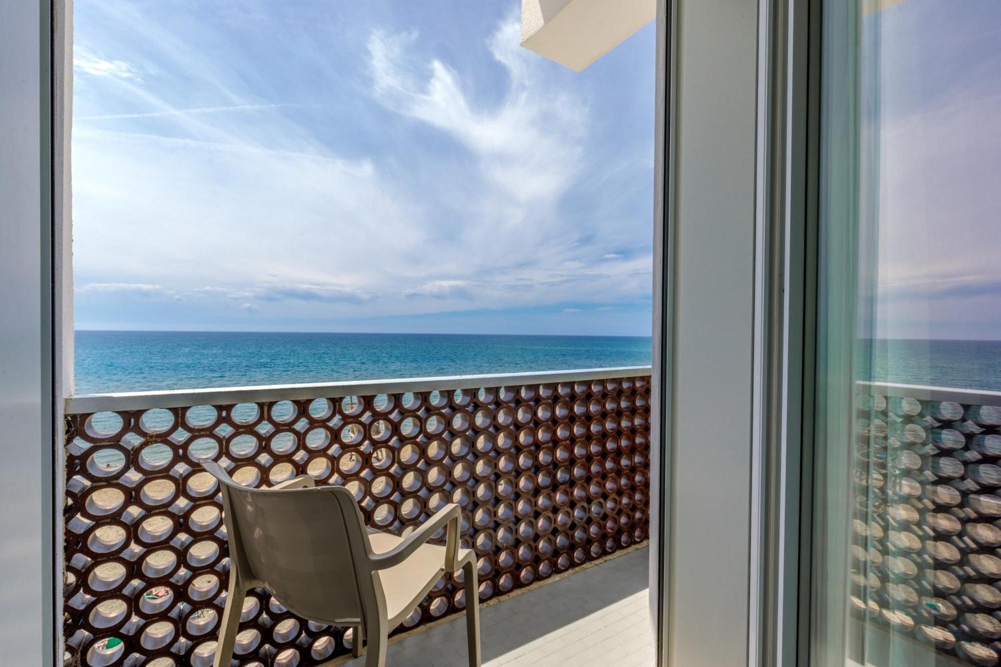 Hotel Tirreno Latina Eksteriør bilde
