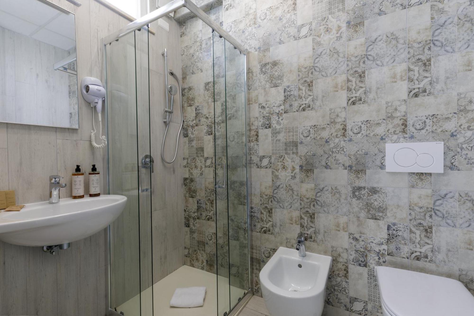 Hotel Tirreno Latina Eksteriør bilde